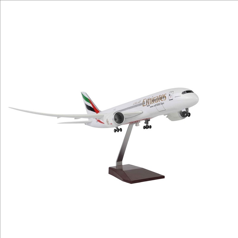 Model Airplane Plastic - Модель самолета Эмираты 787, реалистичный светильник